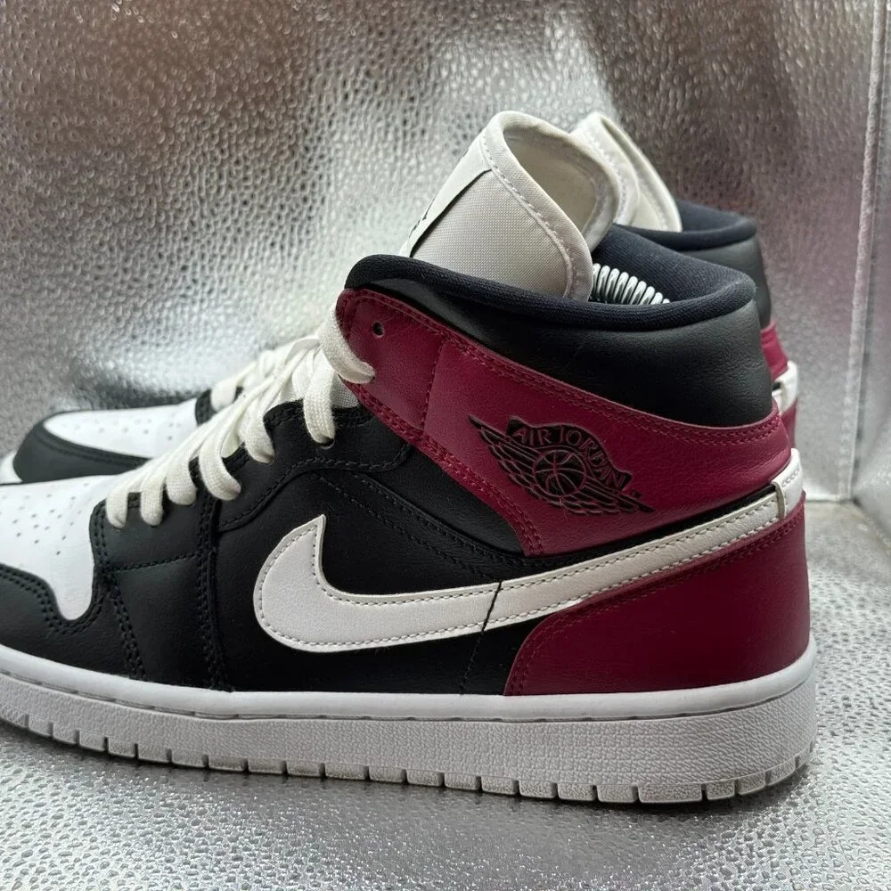 Size 9.5 Nike Air Jordan 1 Black Mid Noble‎ Red White Mens Sneaker BQ6472-016